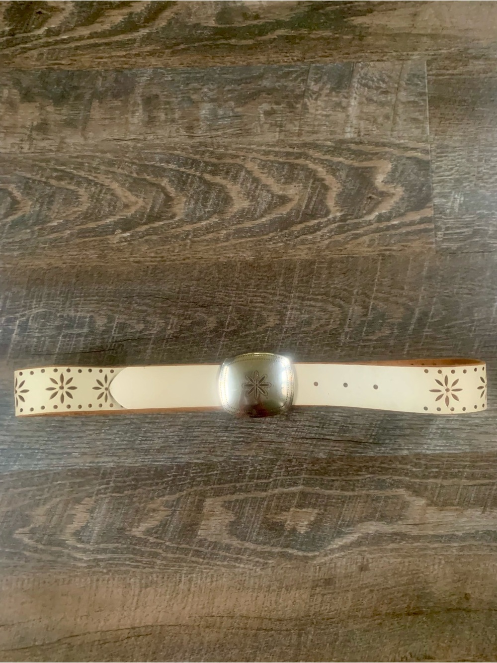 Vintage Western Cream Floral Cutout Leather Belt Decorative Star-Stamped Buckle